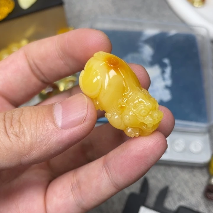 果***茶琥珀未镶嵌珠宝奇石