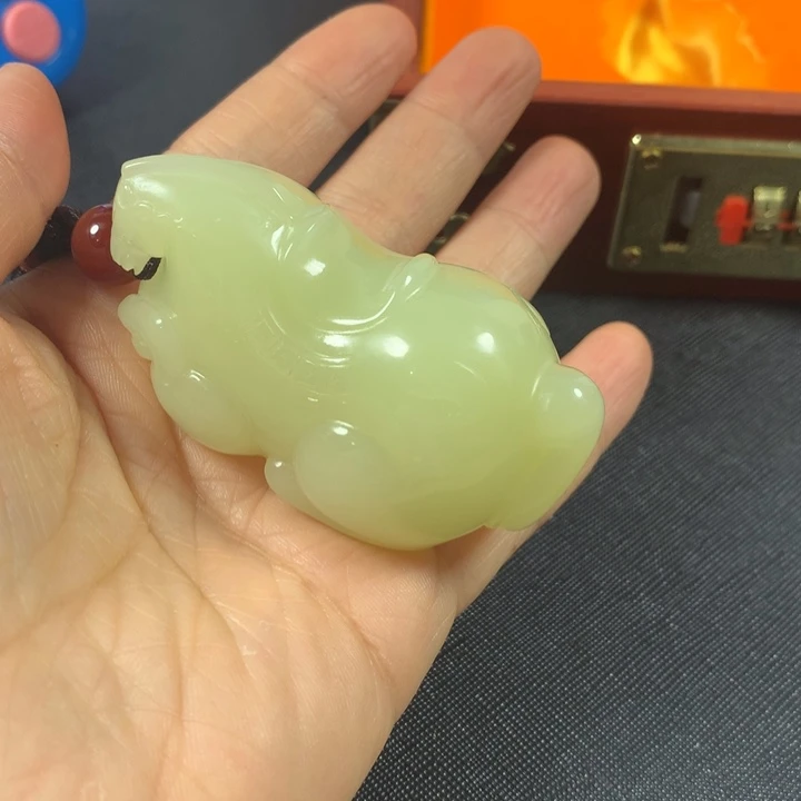 王***王和田玉未镶嵌把件