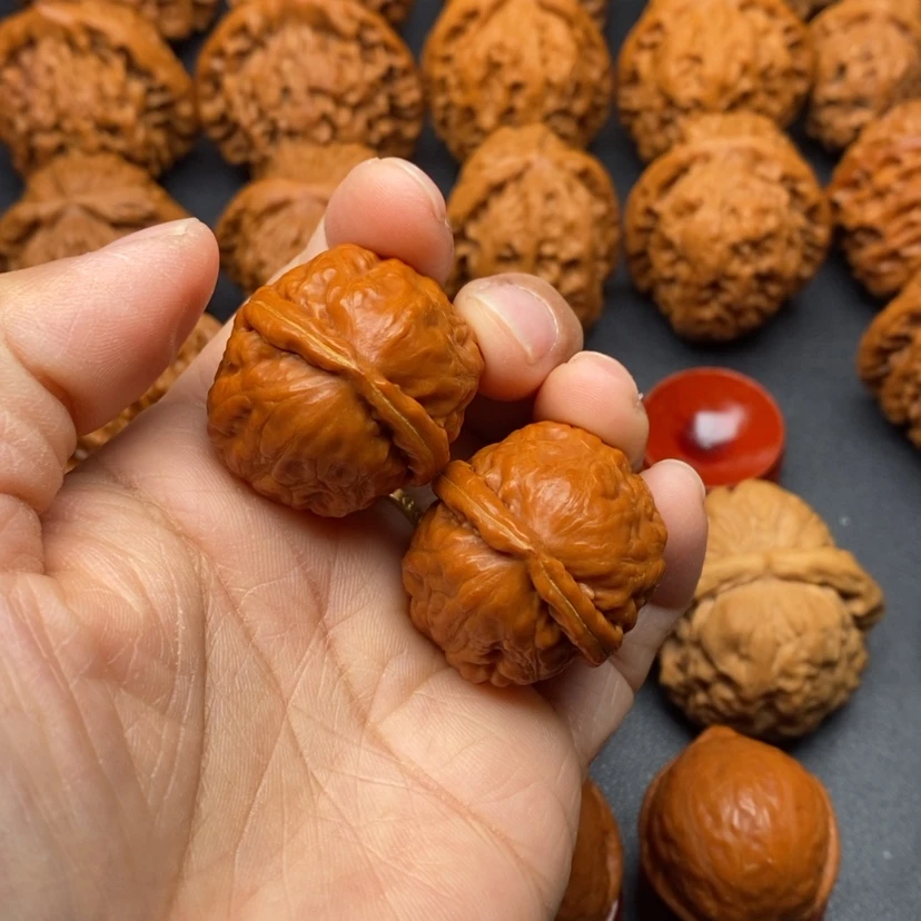 【闪购商品】文玩核桃把件蛇皮球