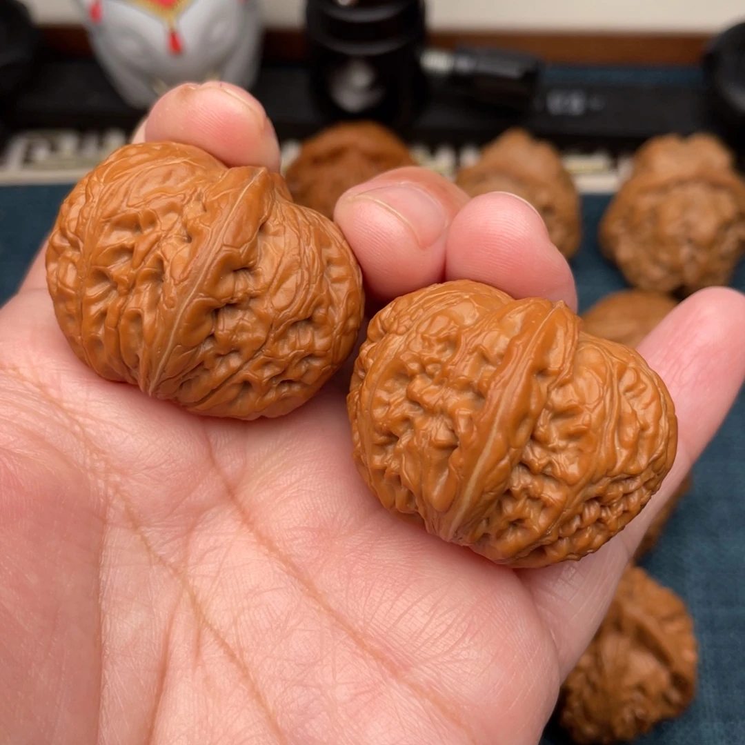 文玩核桃把件全品红皮元宝39