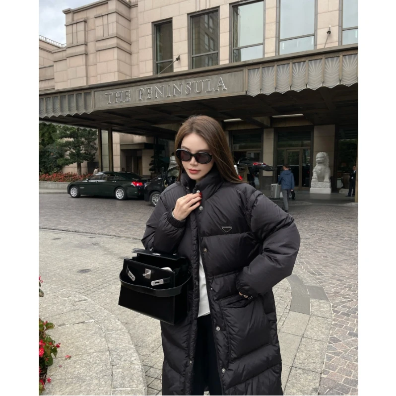 "芬兰黑牡丹"时尚长款立领羽绒服Z2023701