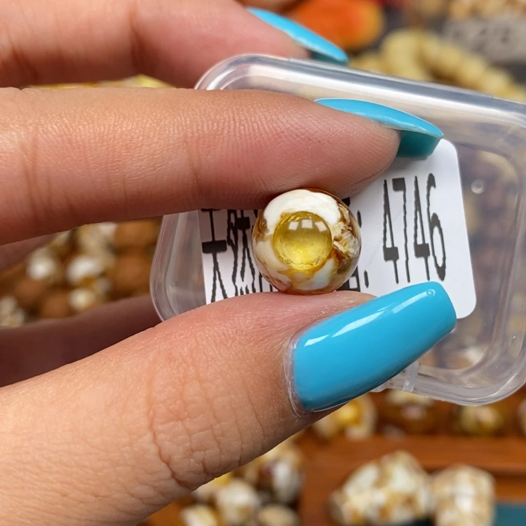 蜜蜡未镶嵌珠宝奇石4746