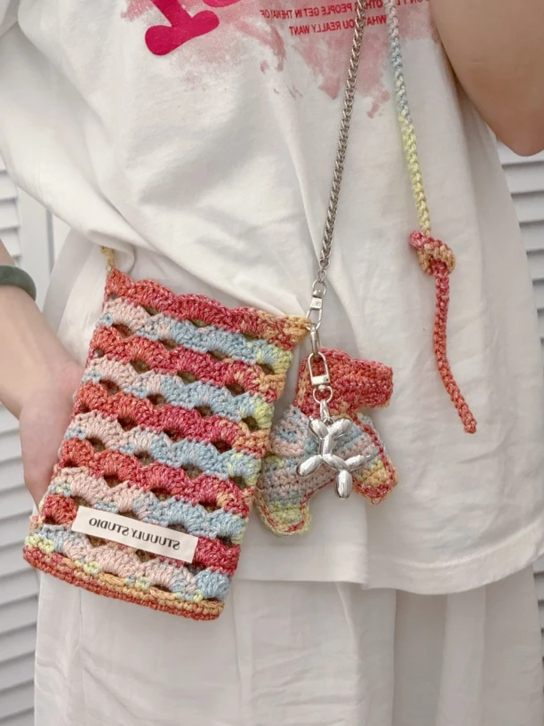 手工流银涂鸦线斜挎手机包成品