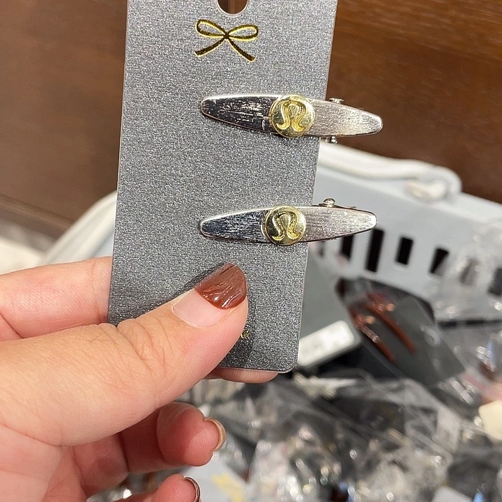 布艺非金属银色小夹子