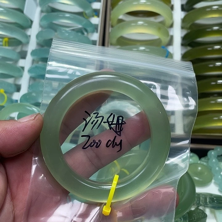 汤***波蛇纹石玉未镶嵌手镯