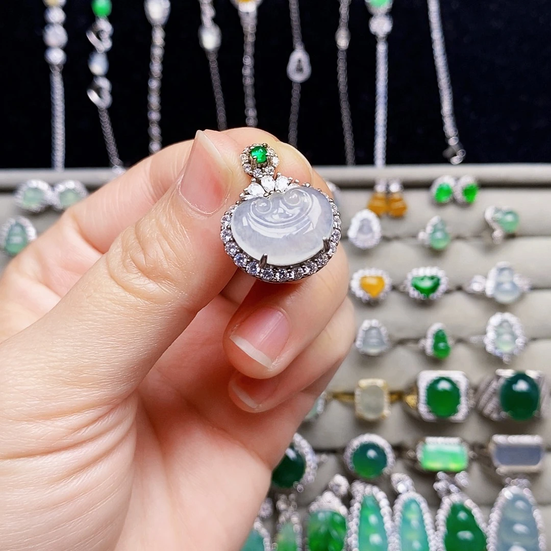 翡翠银S925镶嵌颈饰如意