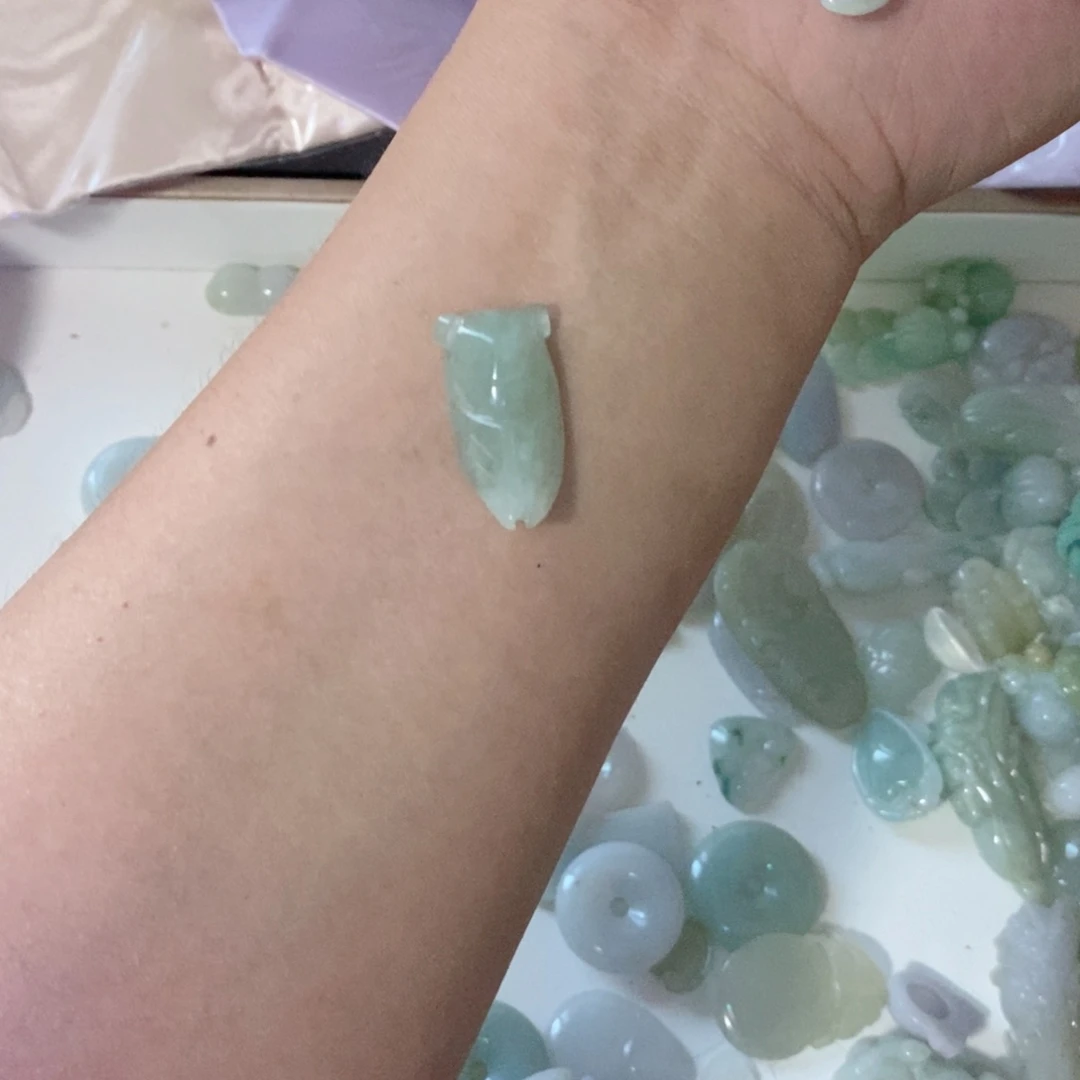 未镶嵌手镯翡翠蝉