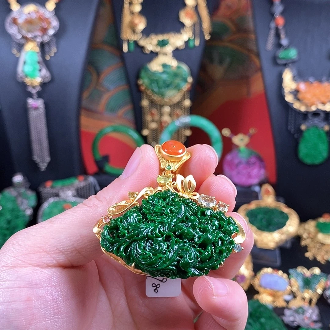 翡翠未镶嵌吊坠(赠链)吊坠