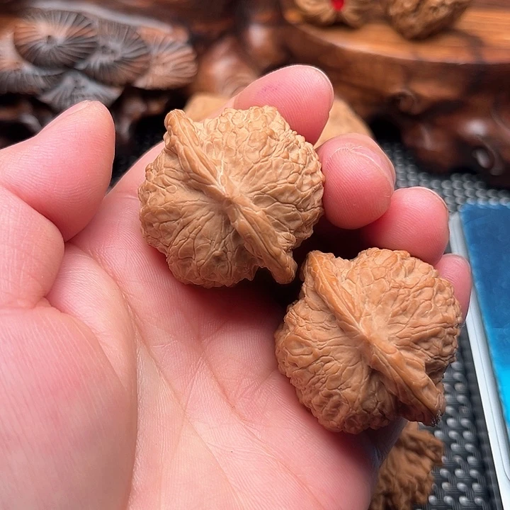 桃核把件核桃血麒麟41