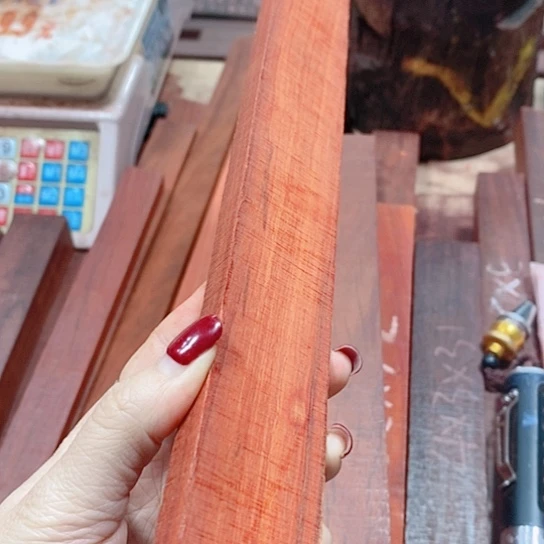 檀香紫檀（小叶紫檀）兰**涂