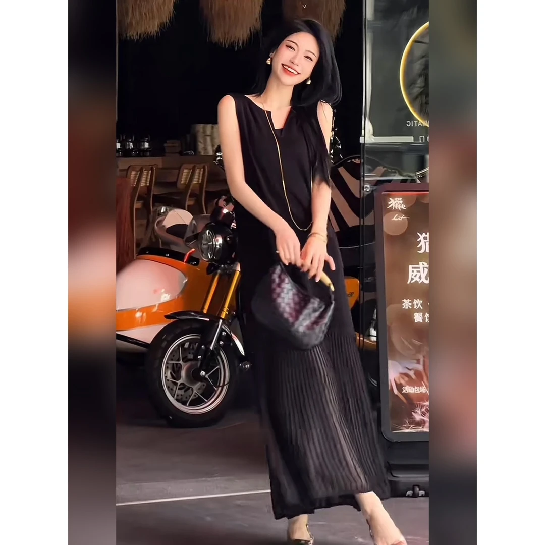 优雅气质V领无袖剪裁拼接微透下摆连衣裙女夏装冰丝针织背心长裙