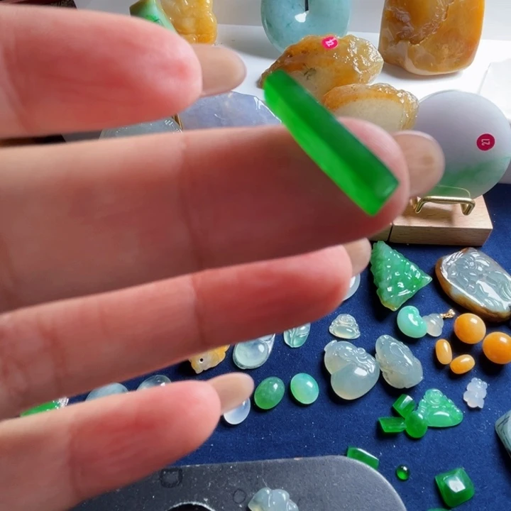 翡翠未镶嵌颈饰天然翡翠