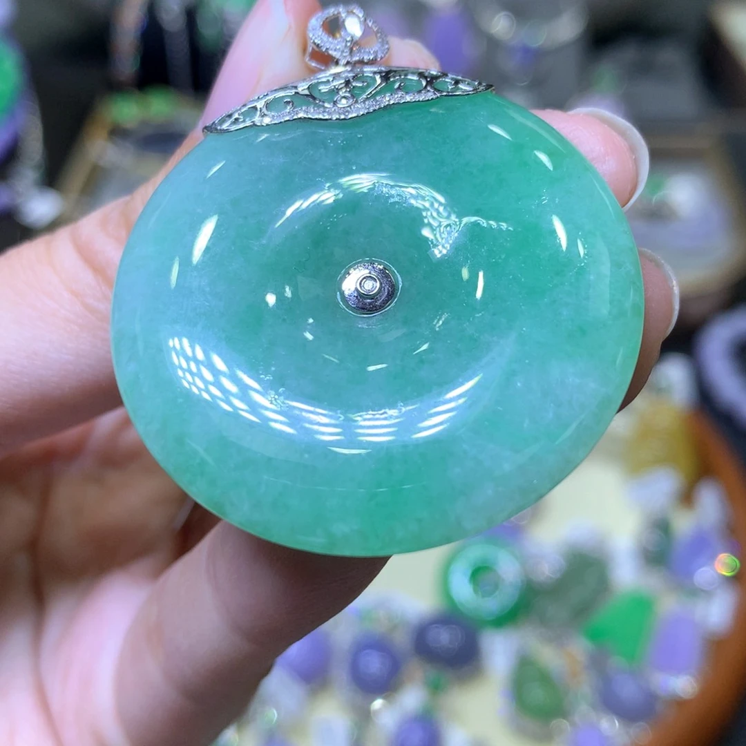 【闪购商品】翡翠颈饰18K金镶嵌翡翠吊坠项链