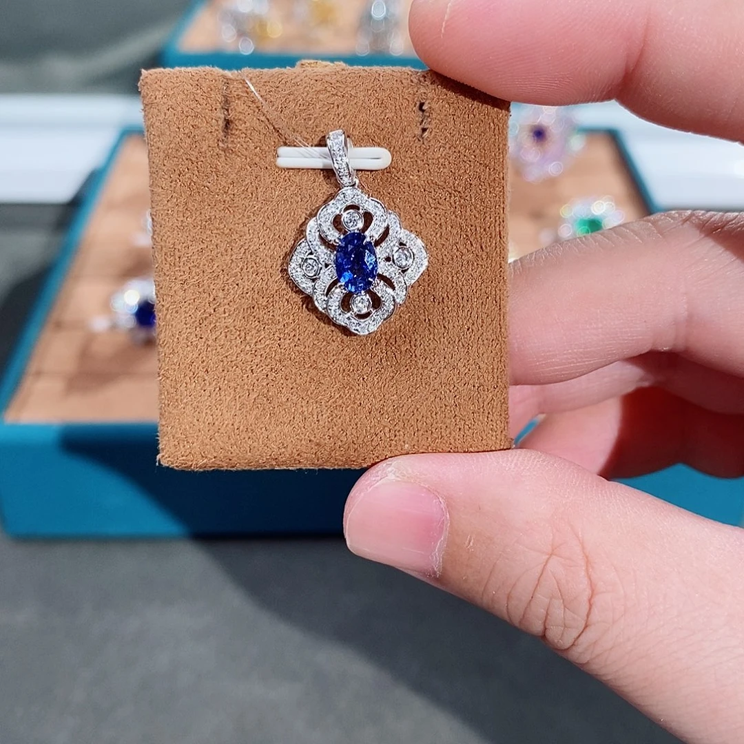颈饰蓝宝石18K金镶嵌皇家蓝0.96ct