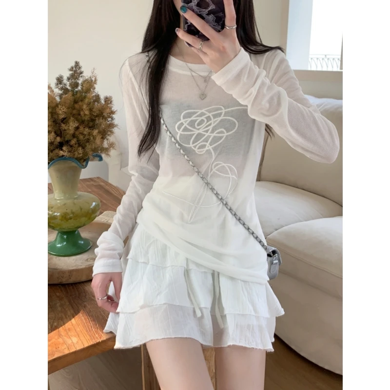 春夏季白色立体发泡印花长袖T恤女薄款透气防晒罩衫修身显瘦上衣