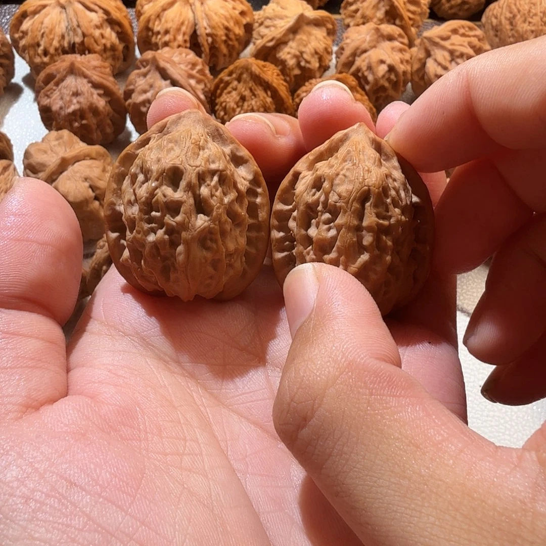 文玩核桃吊坠金牛