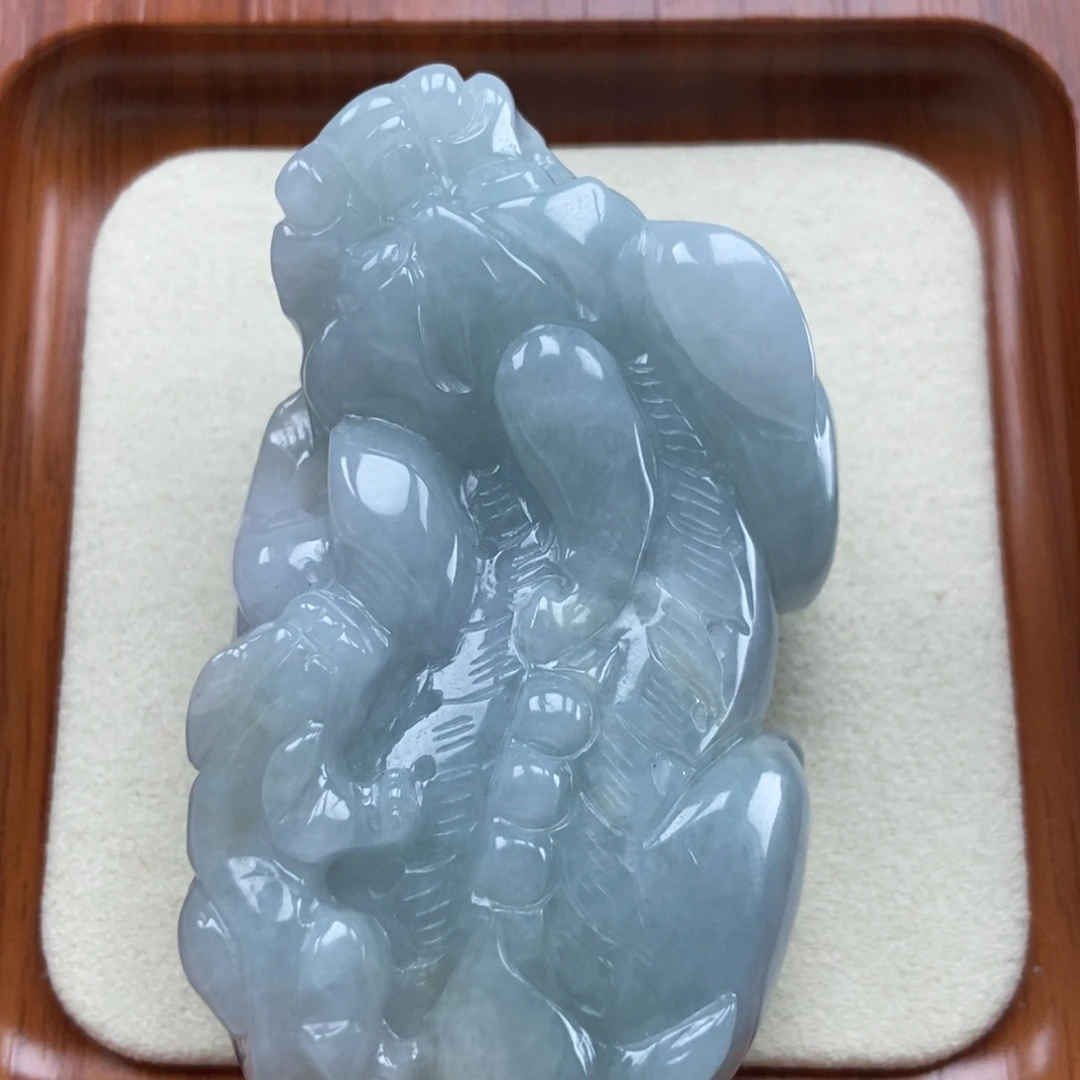 享***生吊坠(赠链)未镶嵌翡翠貔貅手把件