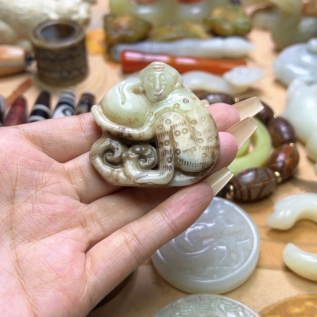 【闪购商品】蛇纹石玉颈饰未镶嵌