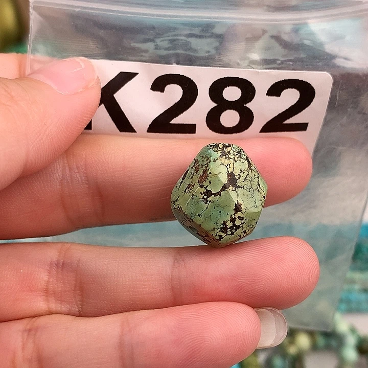 绿松石未镶嵌原矿