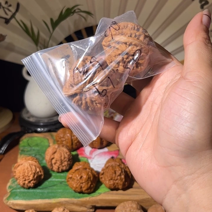 晗***文玩核桃把件大粗筋