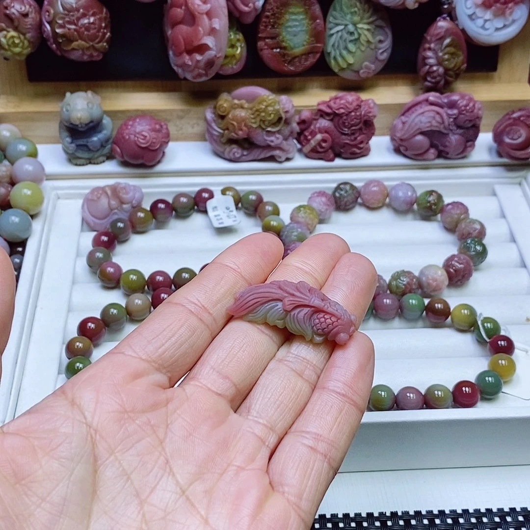 玛瑙/玉髓盐源玛瑙吊坠未镶嵌