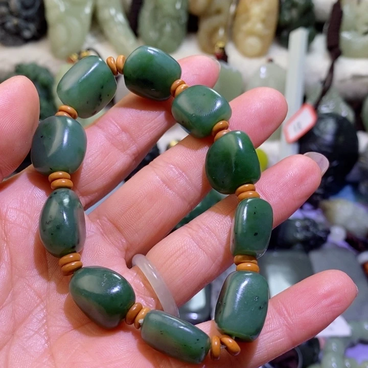 和田玉边角料未镶嵌