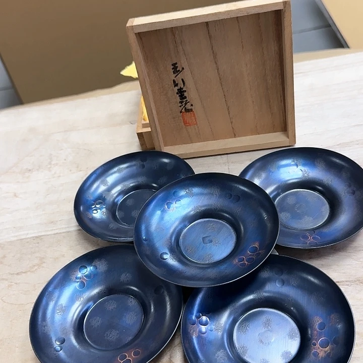 铜杯托五客。