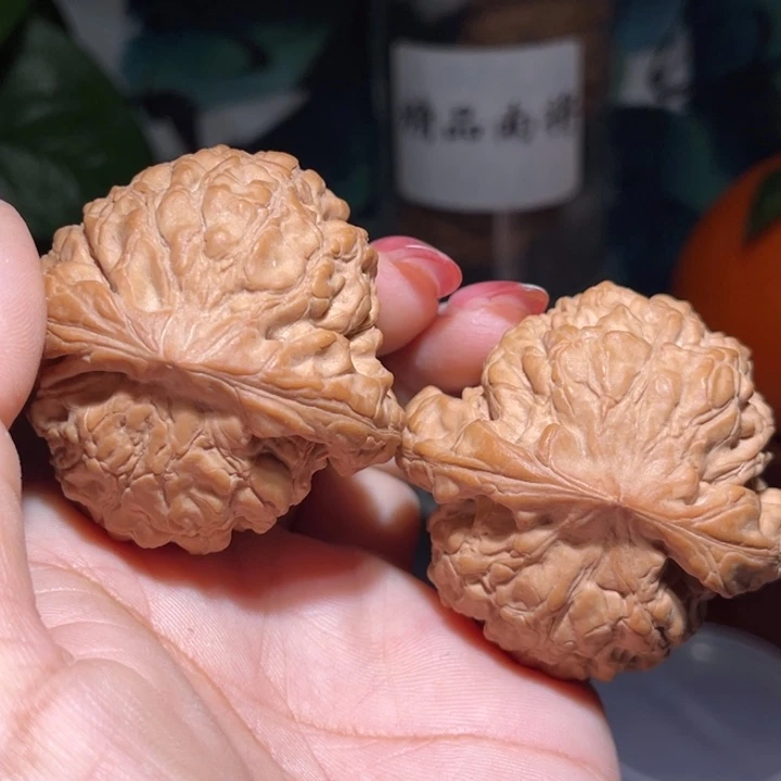 吊坠文玩核桃           49龙鼎60克