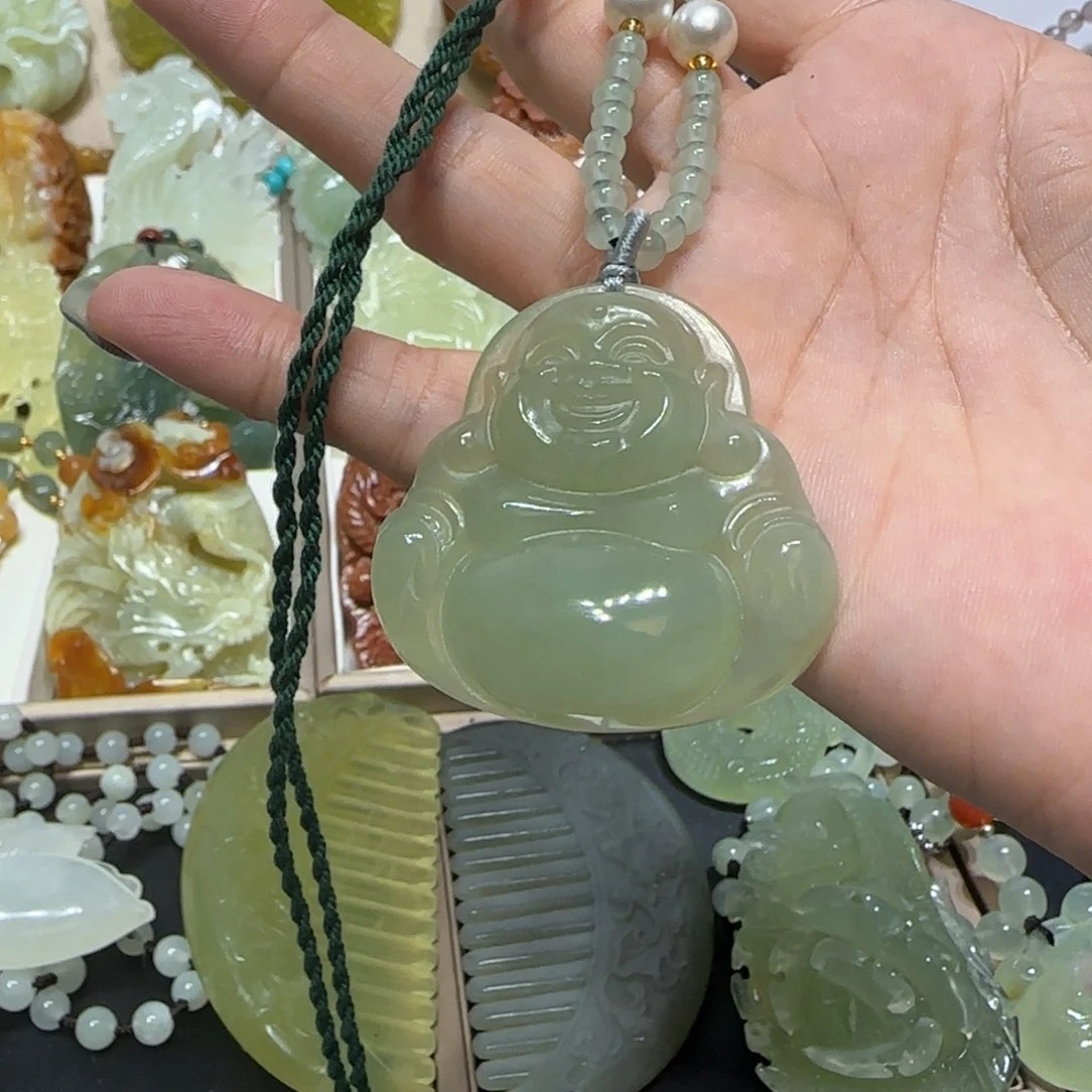 未镶嵌蛇纹石玉吊坠