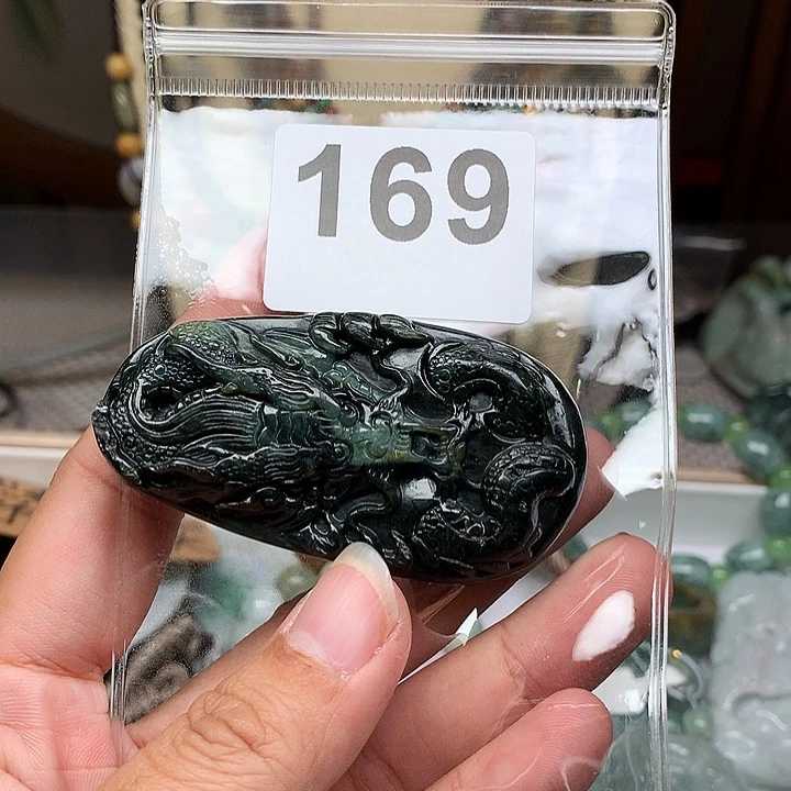 翡翠颈饰未镶嵌芝**柒翡翠