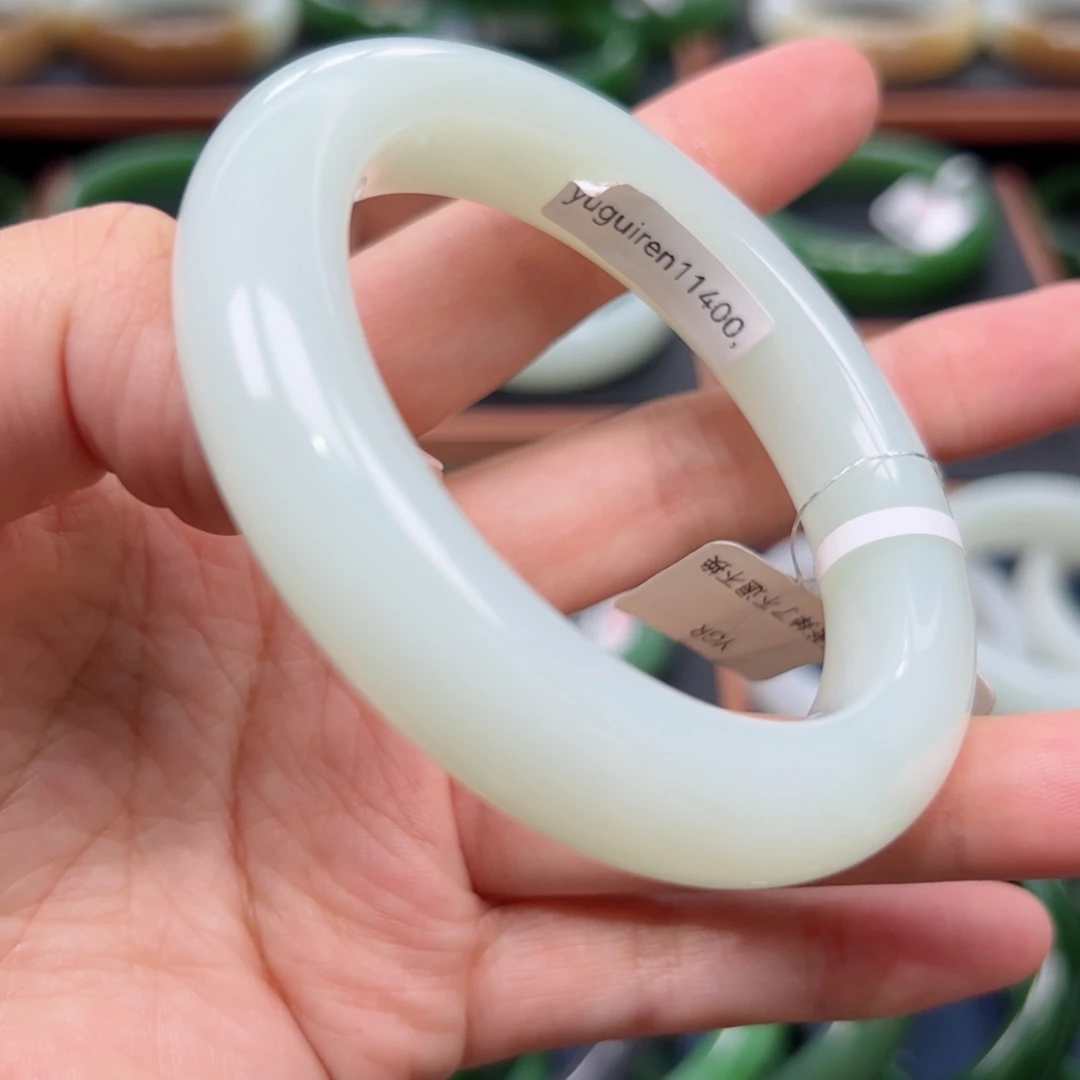 未镶嵌手镯和田玉56