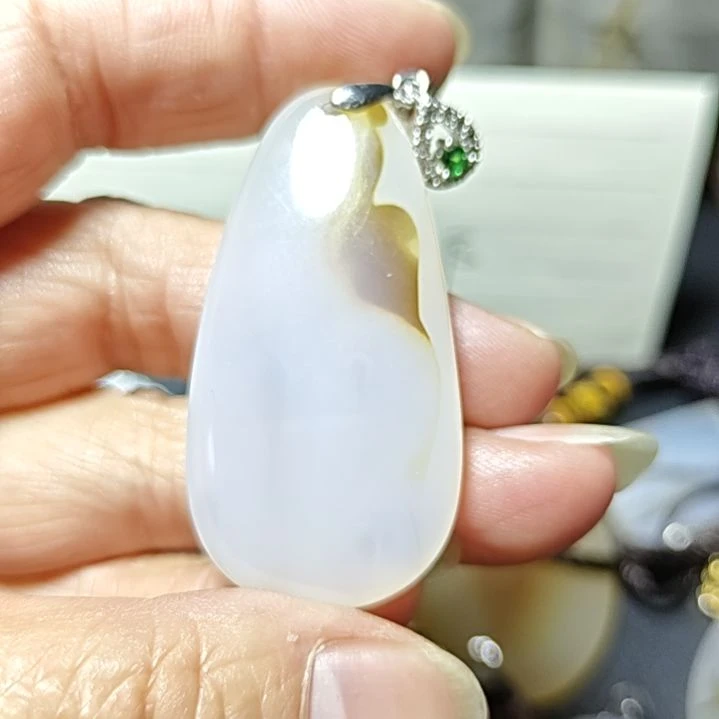 玛瑙/玉髓未镶嵌珠宝奇石