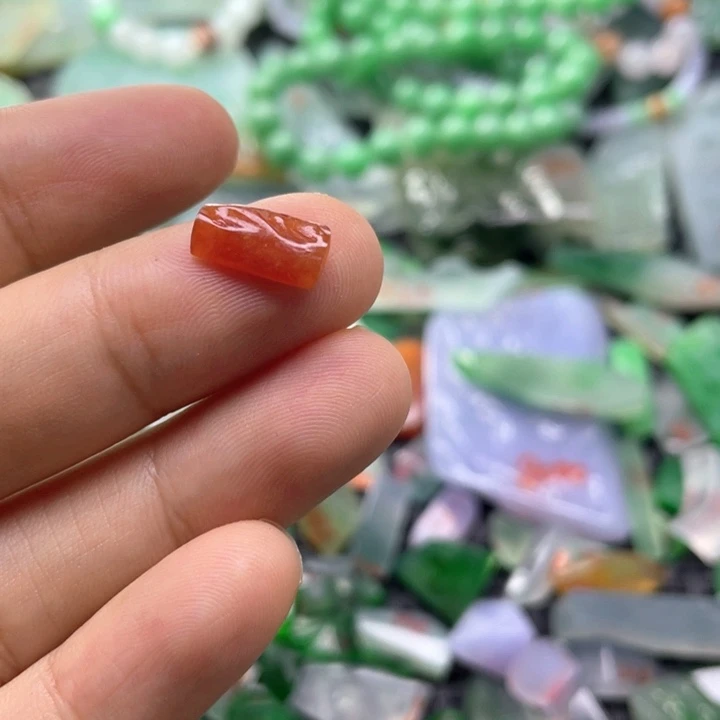 定制翡翠未镶嵌天然翡翠原石定制