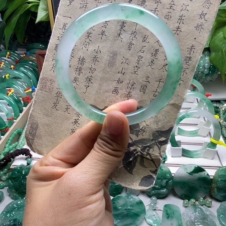 石英质玉未镶嵌手镯