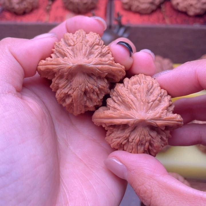 吊坠桃核42全品虎头 372