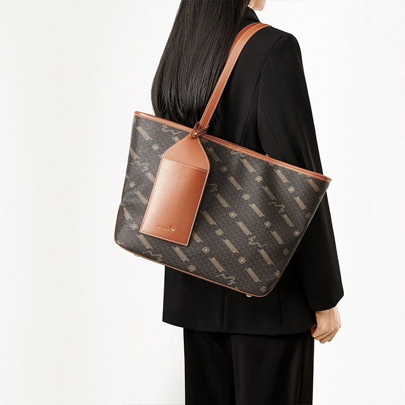 REDDRAGONFLY/红蜻蜓轻奢风印花托特包单肩包小众百搭时尚水桶包