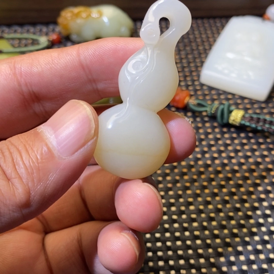 未镶嵌和田玉挂件