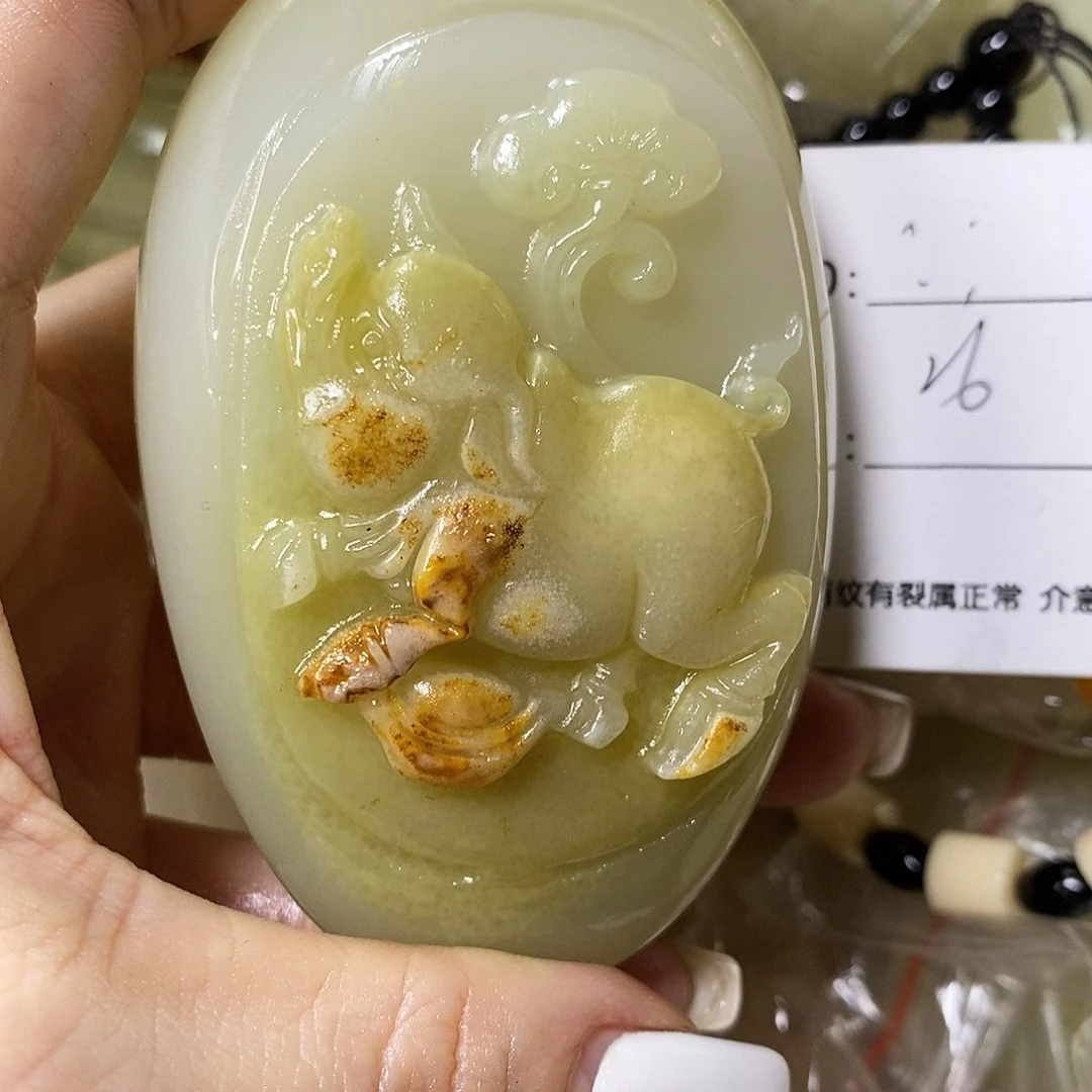 石材：古青石手把件