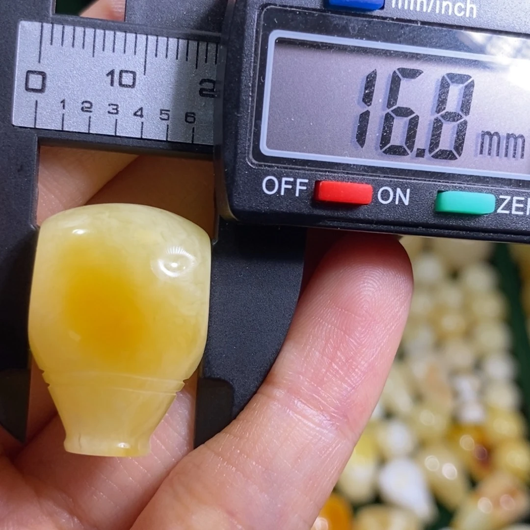 蜜蜡未镶嵌裸石配饰