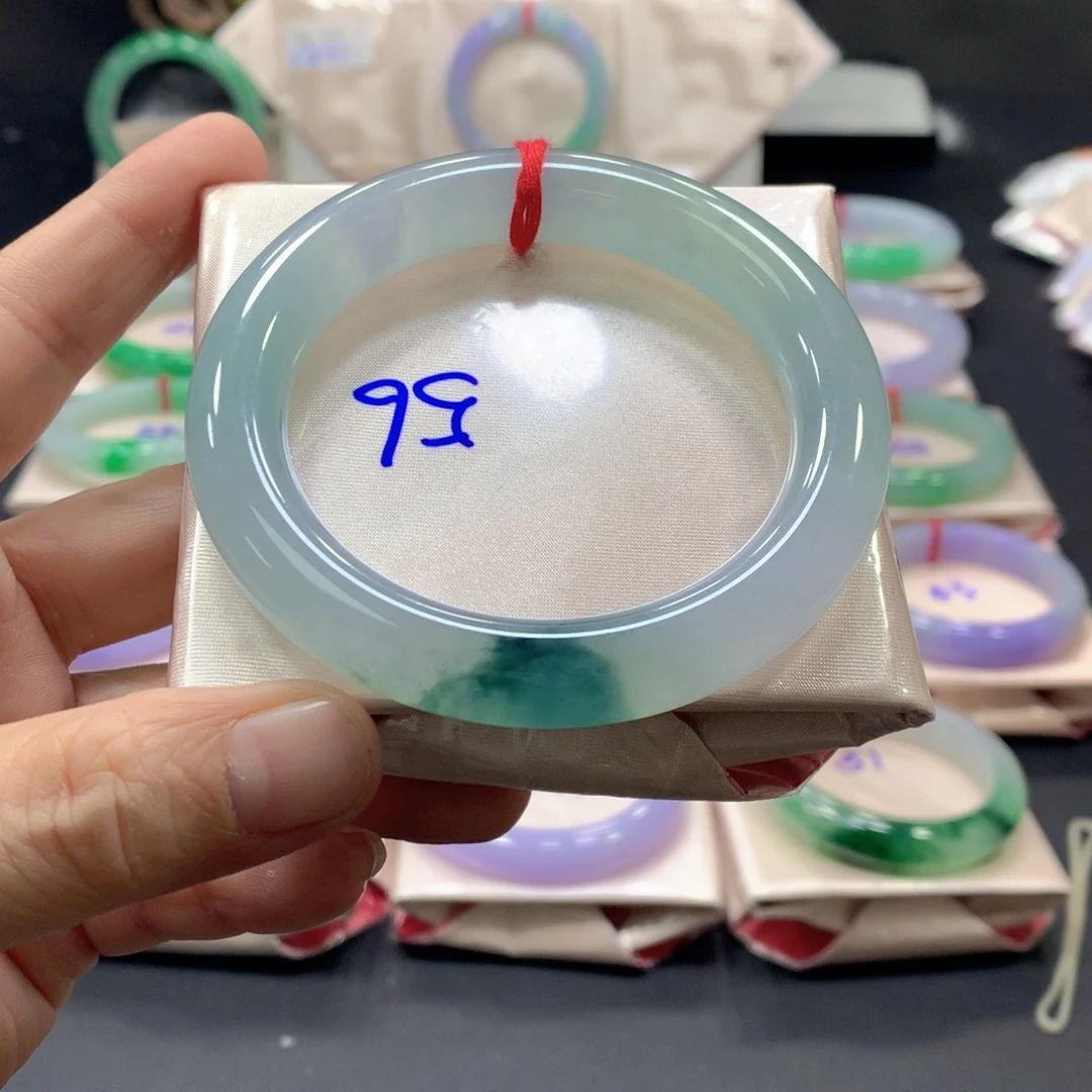 翡翠未镶嵌手镯56圈口