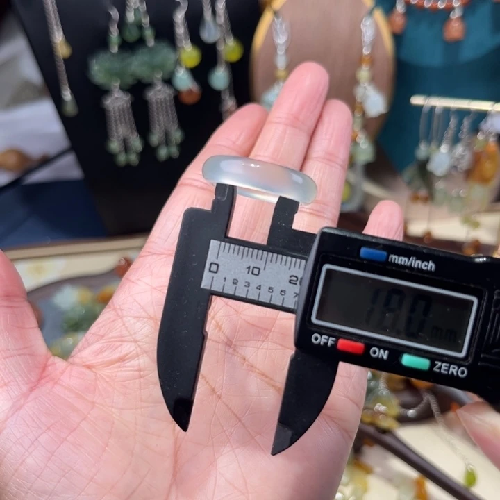 蛇纹石玉未镶嵌戒圈