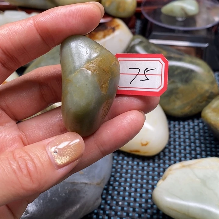 未镶嵌和田玉把件75