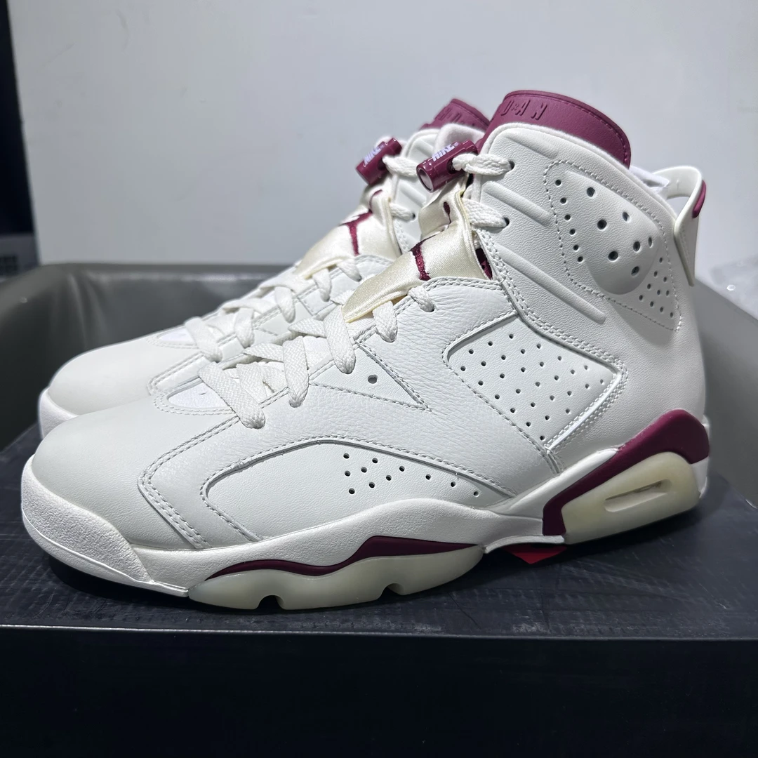 全新原盒 42.5码 aj6魔力红