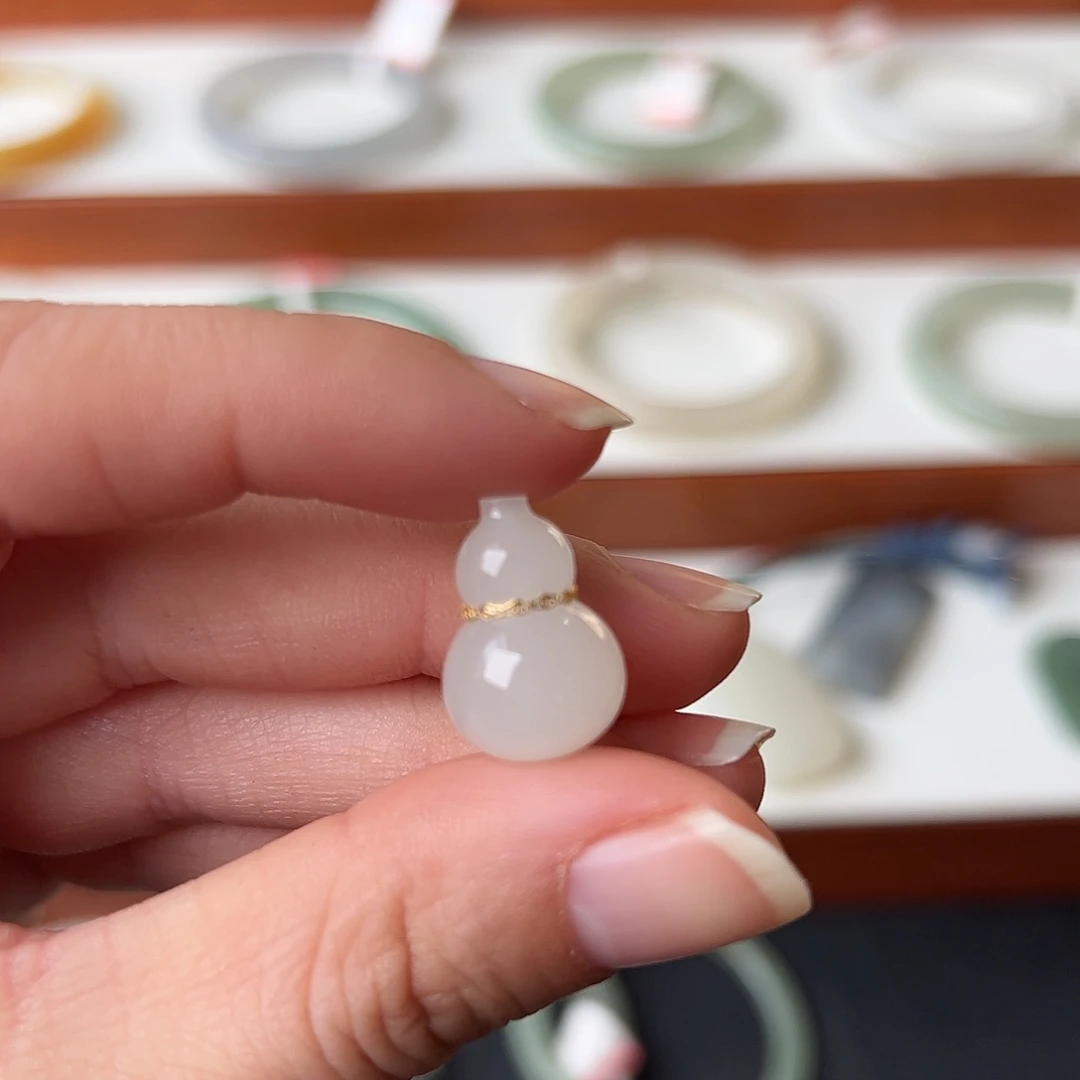 和田玉未镶嵌吊坠(不含链)