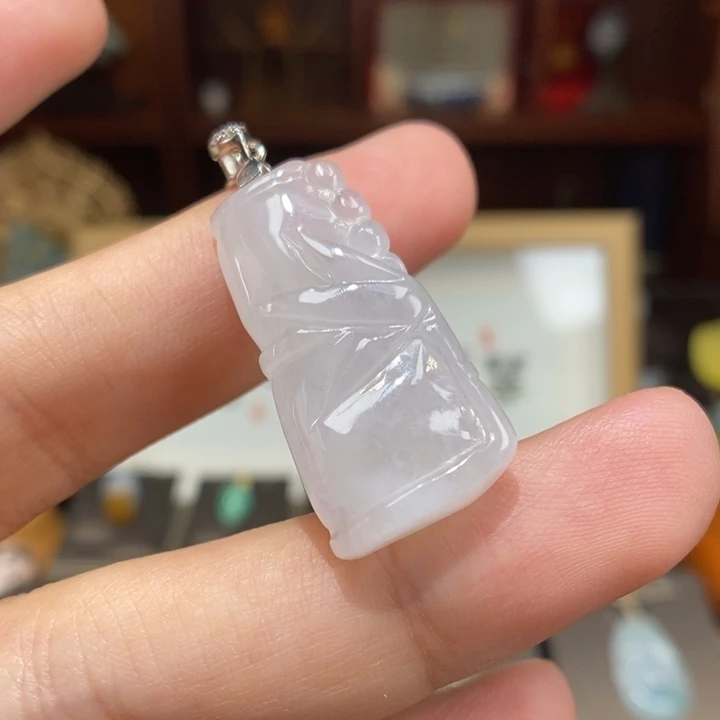 【闪购商品】颈饰银S925镶嵌翡翠32