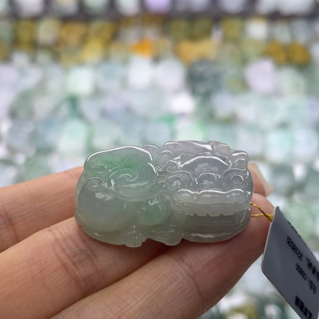 颈饰未镶嵌翡翠貔貅