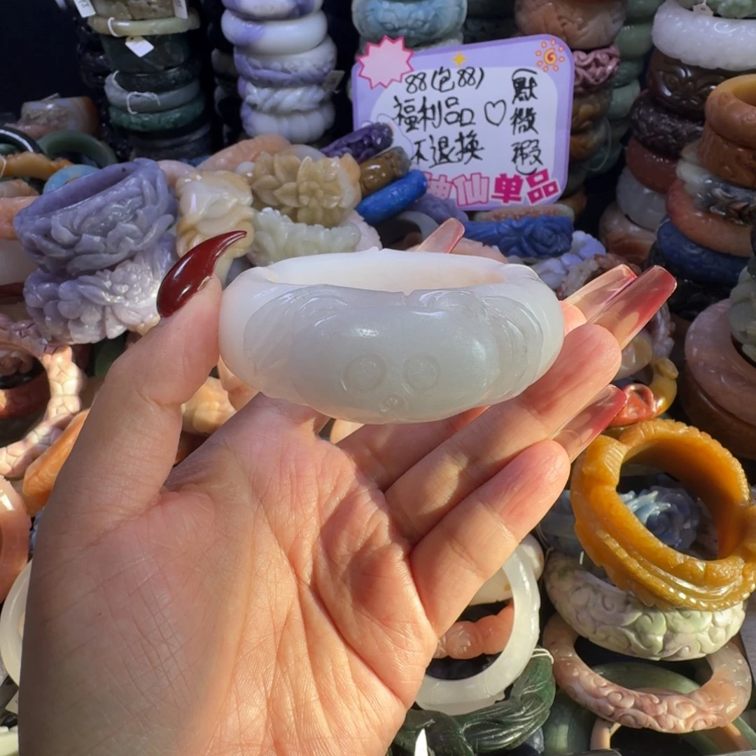 石英质玉（佘太翠）未镶嵌手镯6。56