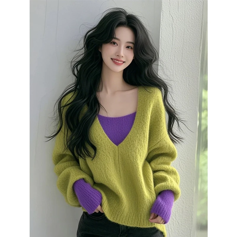 今年流行漂亮慵懒高级感宽松上衣芥末绿色v领假两件针织毛衣女