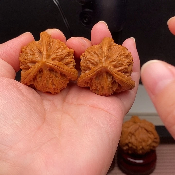 文玩核桃吊坠宫灯