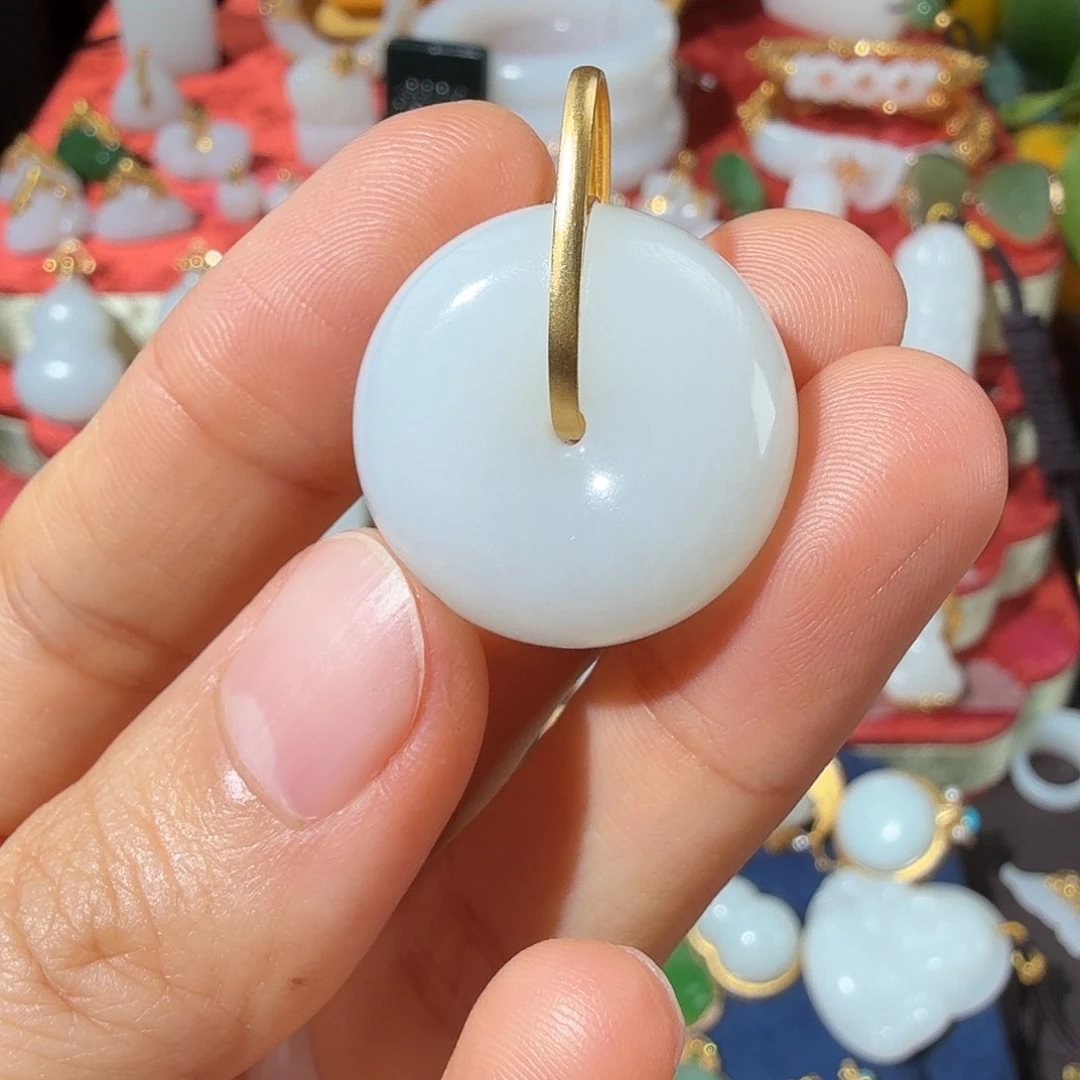 和田玉18K金镶嵌颈饰